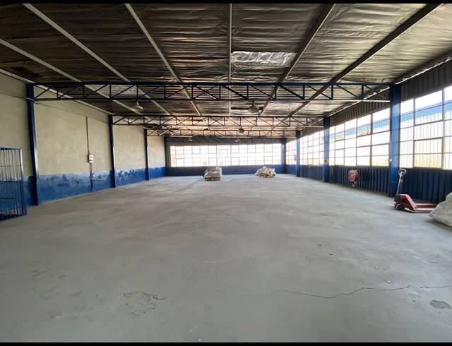 800M² WAREHOUSE FOR SALE IN DRIEHOEK